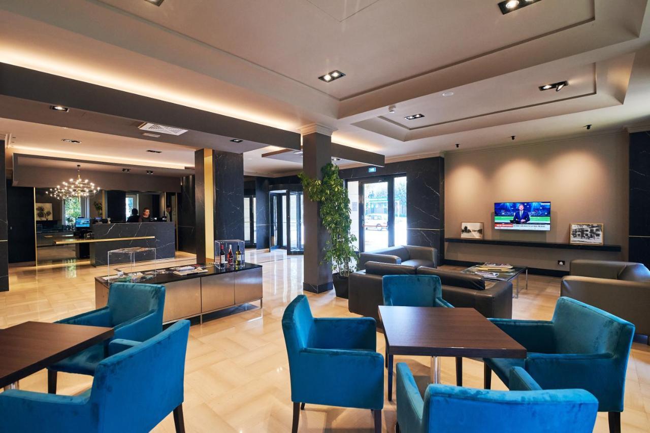 Hotel Poledrini 폴리뇨 외부 사진